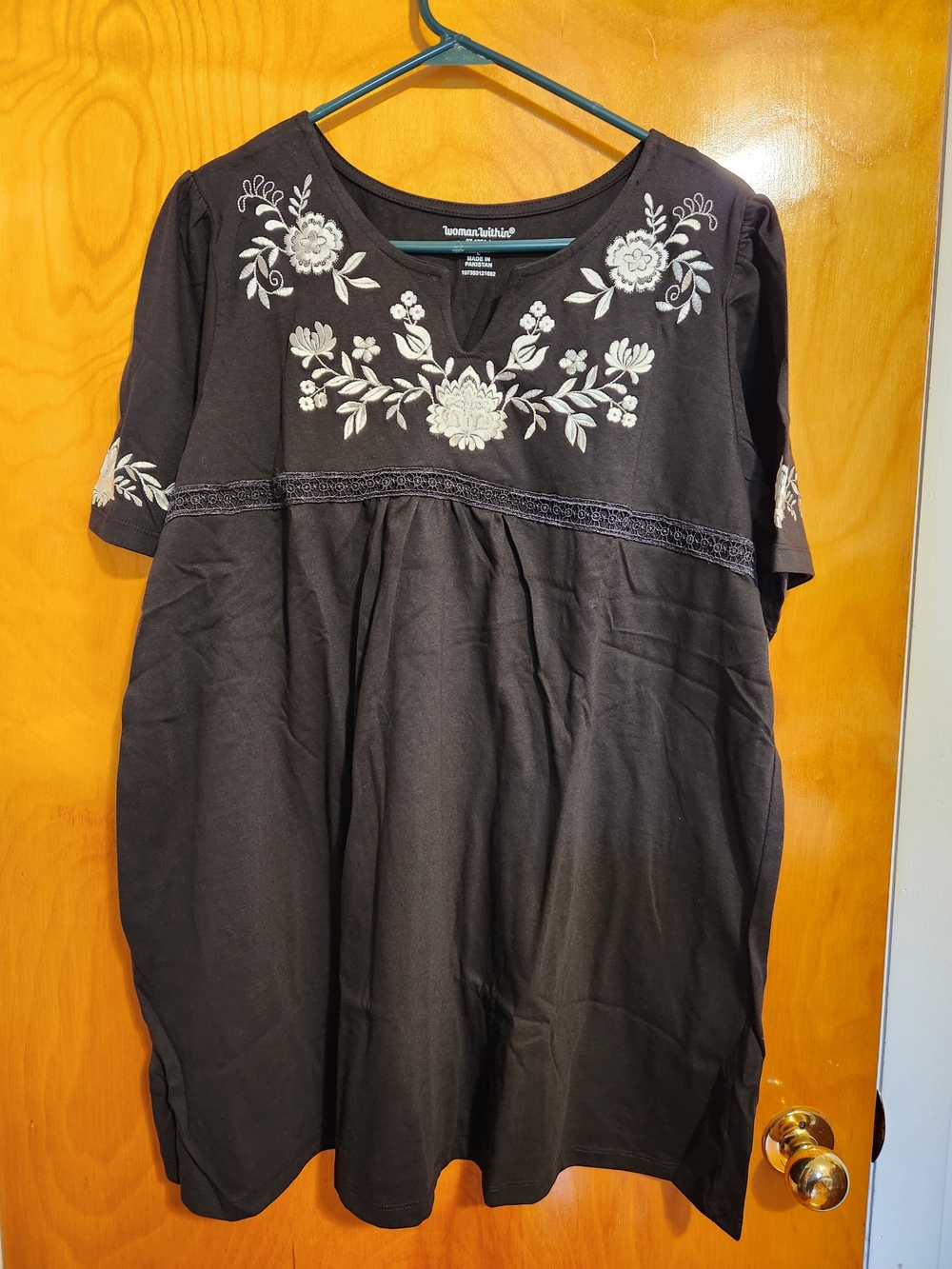 New Woman Within Black Top with White Floral Embroidery Size 18/20